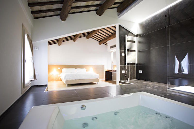 Vojagon Borgoleoni18 vasca idromassaggio bagno camera da letto bathroom bedroom suite