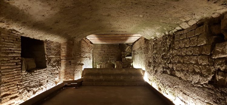 immagini napoli sotterranea teatro greco romano vojagon